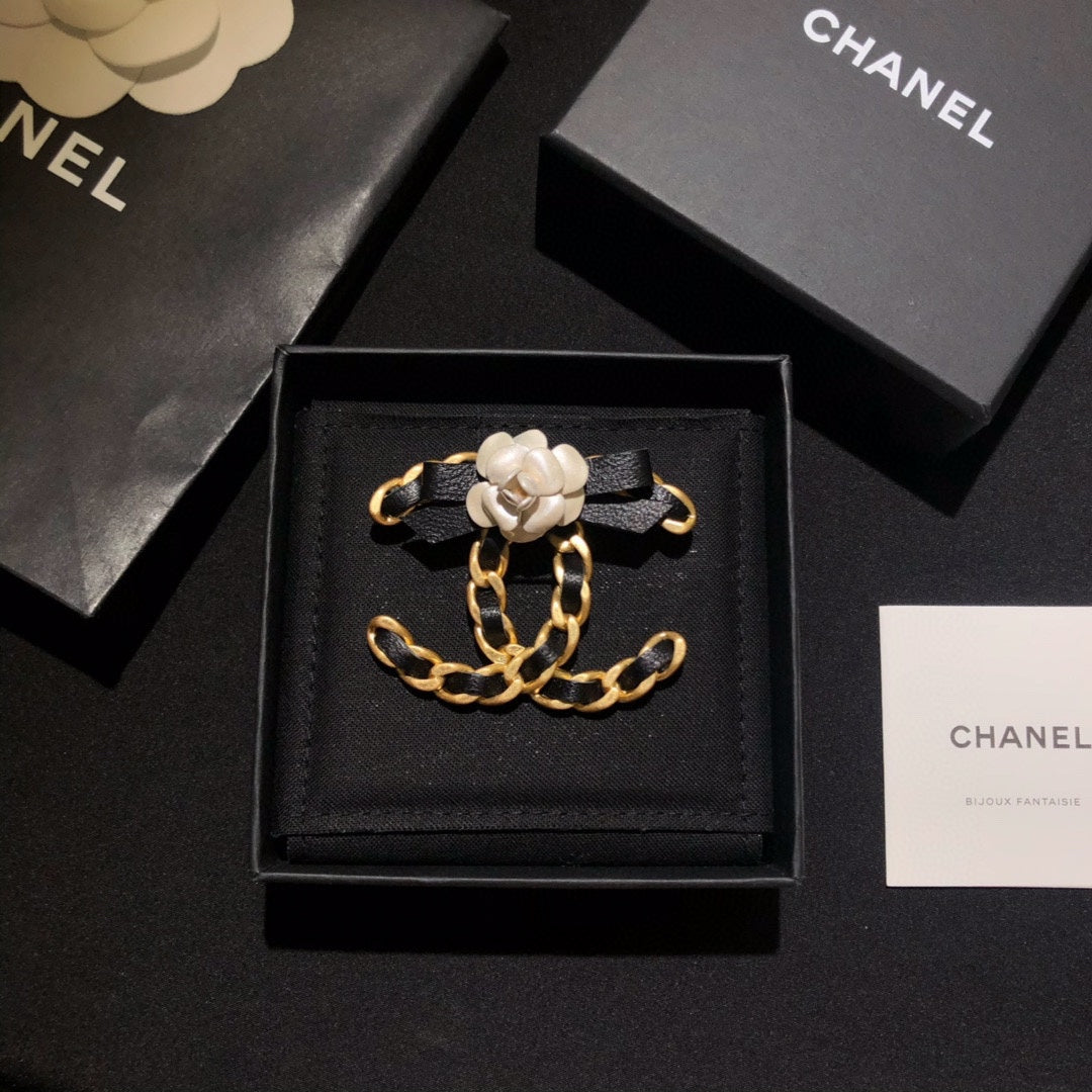 CC Brooch Gold 158839 - صورة المنتج 2