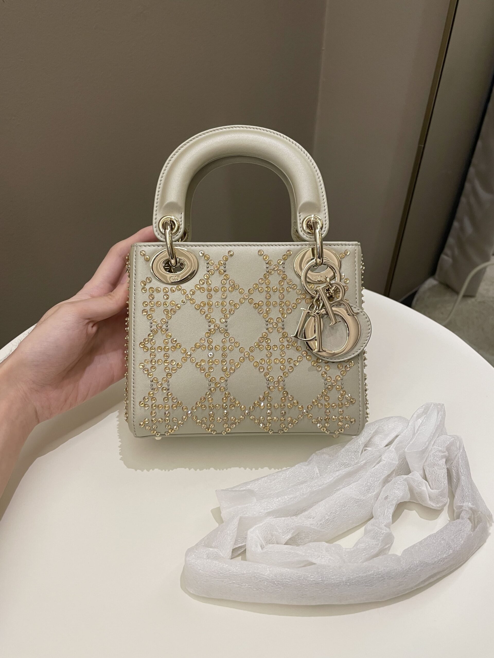 Dior Lady Dior con abalorios Piel de cordero dorada