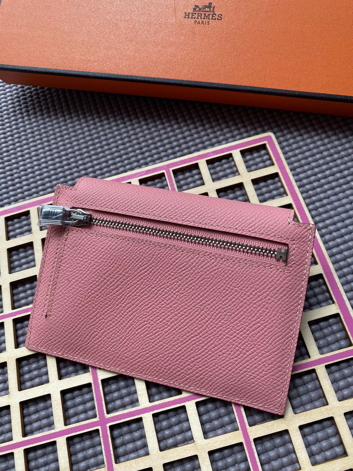 HM Kelly Pocket 13.5 Rosa Epsom Shw