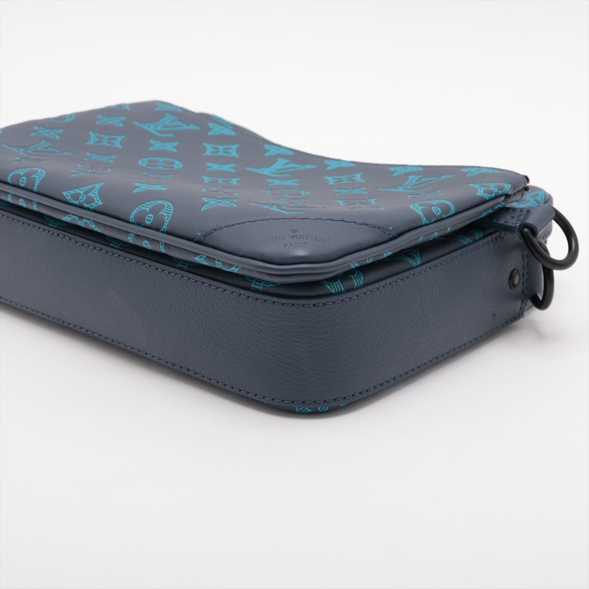 Louis Vuitton Monogram Shadow Trio Messenger Lack Money