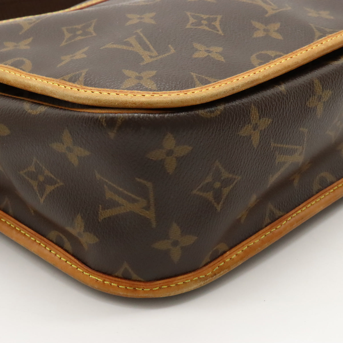 Louis Vuitton Monogram Messenger Louis Vuitton Monogram Messenger - Product Image 2