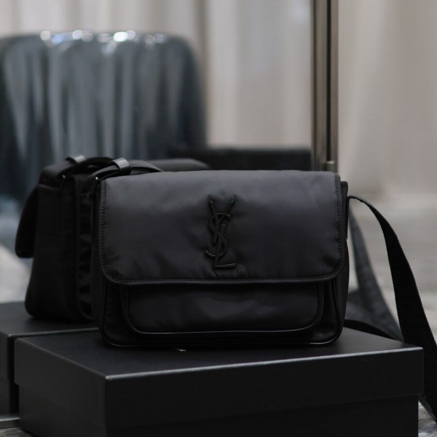 NIKI MEDIUM 28 IN BLACK NYLON | Studio Nafay