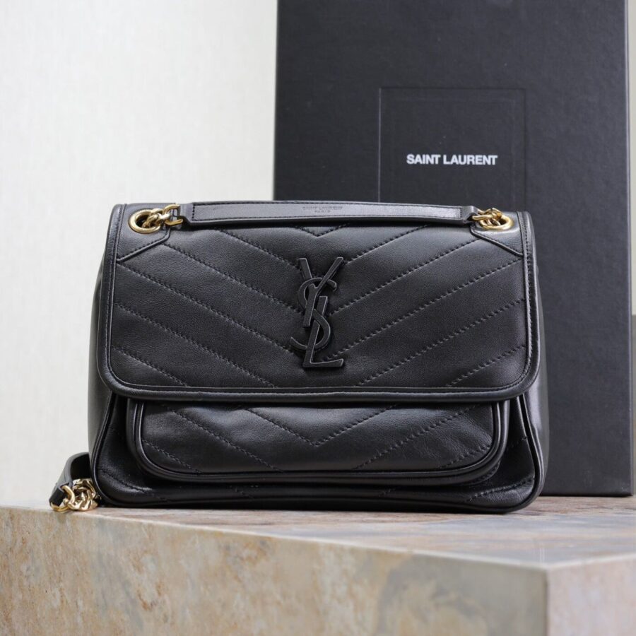 NIKI MEDIUM 28 IN BLACK LAMBSKIN BLACK LOGO GOLD CHAIN | Studio Nafay