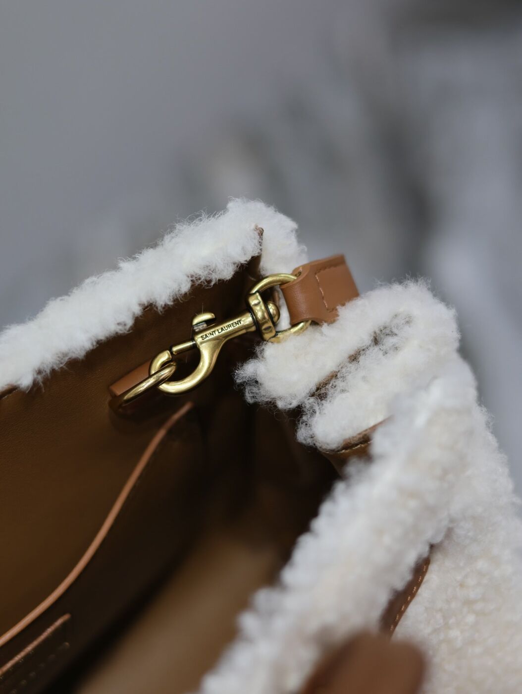 SAC DE JOUR 22 IN White Shearling AND Brown Calfskin TRIM