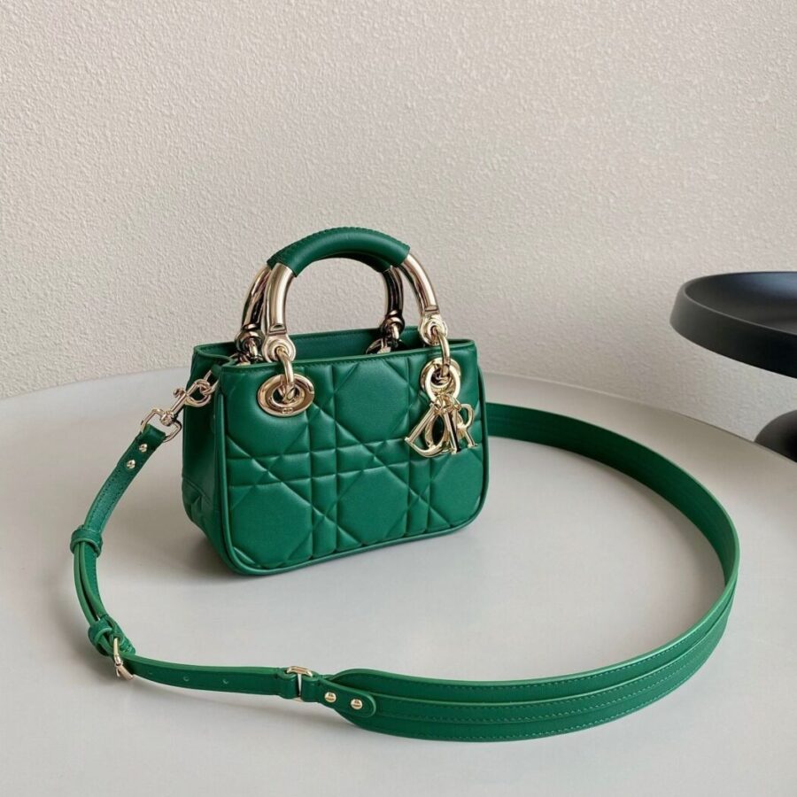 Designer handbag green – front view