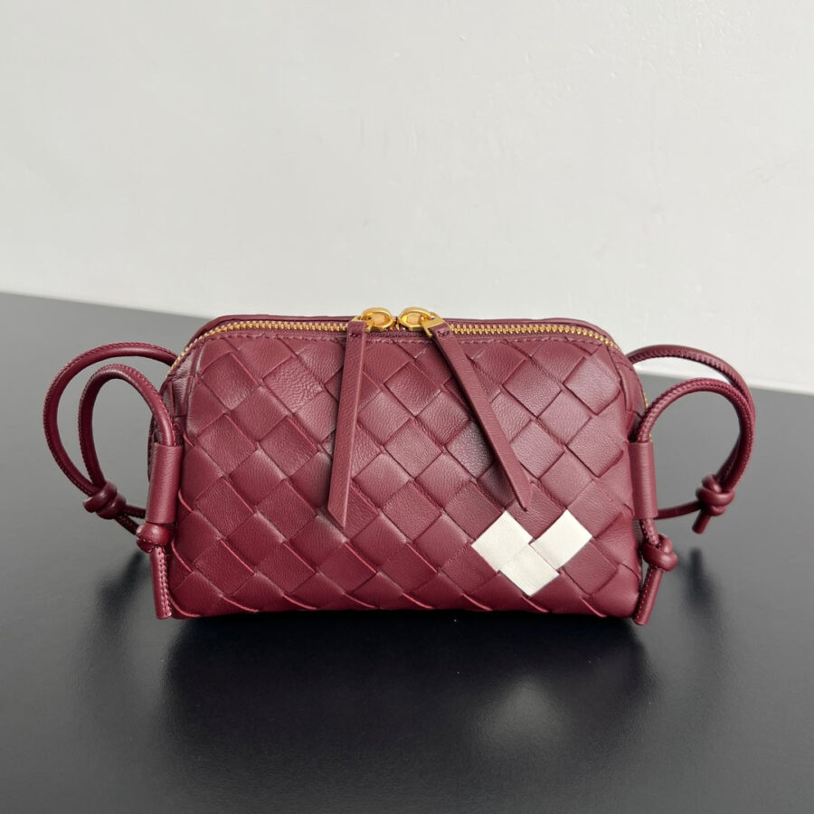 BV Concert Pouch 18.5cm Dark Red Lambskin | Studio Nafay