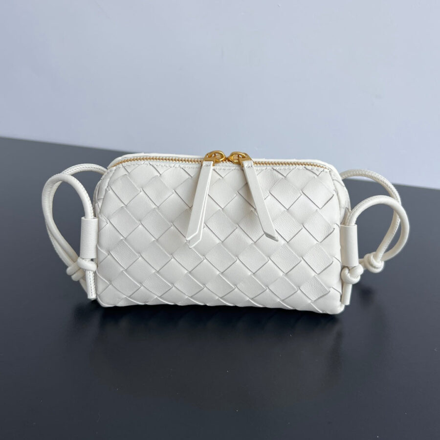 BV Concert Pouch 18.5cm White Lambskin | Studio Nafay