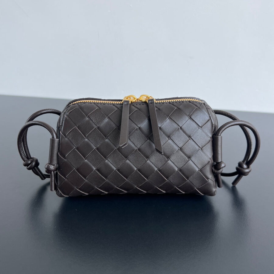 BV Concert Pouch 18.5cm Dark Chocolate Lambskin | Studio Nafay