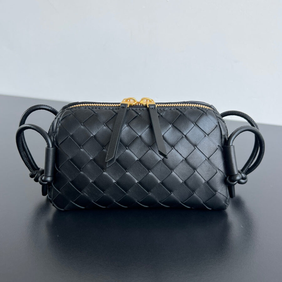 BV Concert Pouch 18.5cm Black Lambskin | Studio Nafay