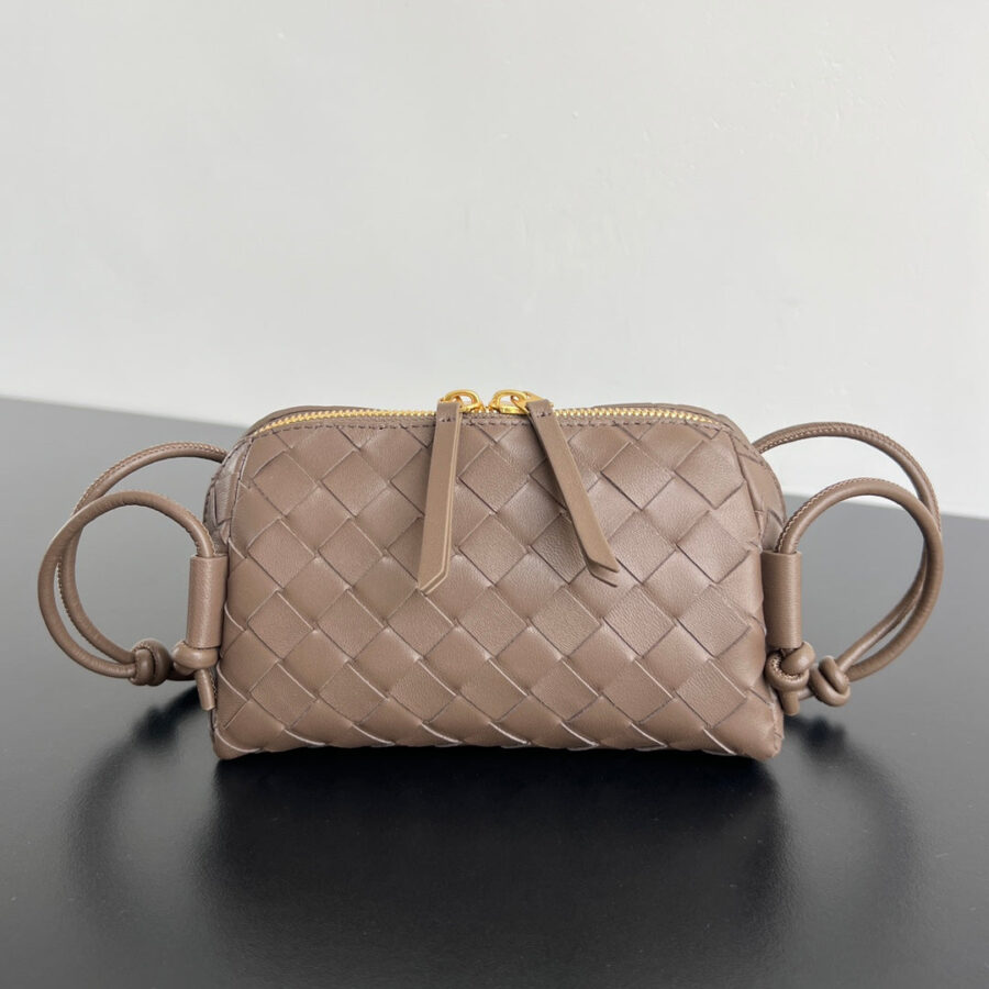 BV Concert Pouch 18.5cm Brown Lambskin | Studio Nafay