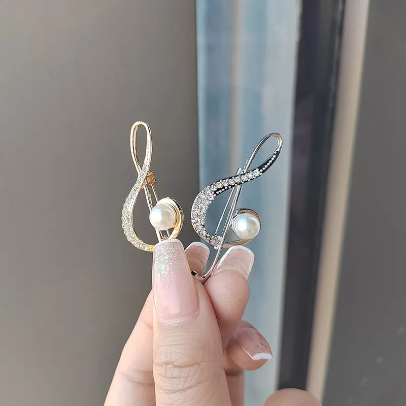 Simple Crystal Musical Note Pearl Brooches for Women | Studio Nafay