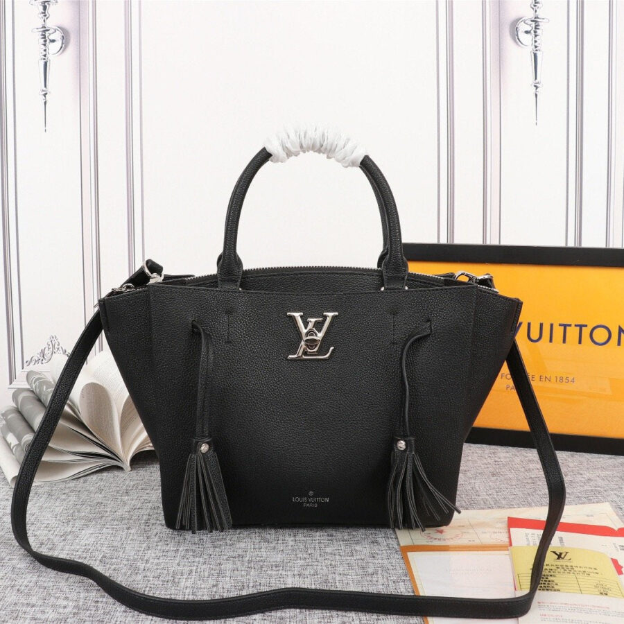 Designer Handbags Louis Vuitton 194 | Studio Nafay