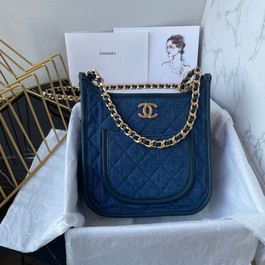 Dior Saddle gold bag – front view